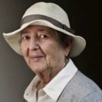 Elaine mokhtefi
